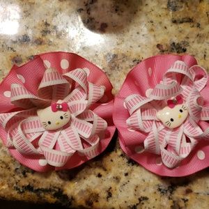 Hello kitty bows🐱🐱